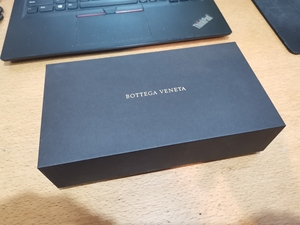 000人付款淘宝bottega veneta 葆蝶家 黑棕色眼镜盒 bv经典tb