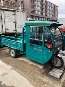 草草宝木3000.000人付款淘宝七巧板电动三轮车,出售.