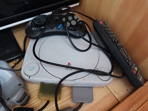 索尼ps1游戏机,光碟十多张.一起出400