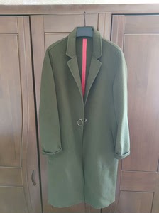 全新华人杰品牌双面羊毛军绿色大衣，毛料柔软垂顺，做工好，第一