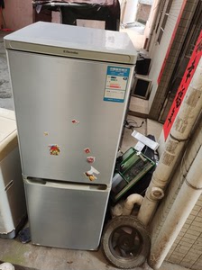 伊莱克斯冰箱bcd212m一台太和附近需要的联系我1米6高大