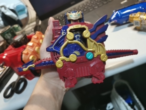 假面骑士build岩浆龙拳套