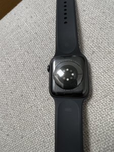 出自用苹果手表s6,京东自营购买,才带几次,9.9成新,电池