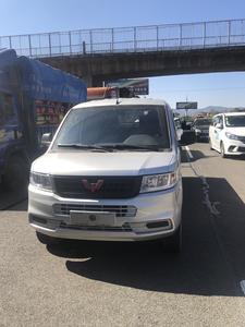 20年上牌 五菱新卡 双排 兜兜货车,1.5排量,之前卖水果