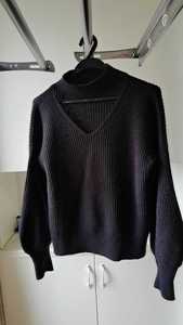 欧时力毛衣，99成新，商场购入，黑色s码，不退换