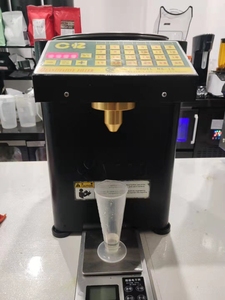 奶茶店专用果糖机，果糖定量机，高精度果糖机，台湾凯玮博多贴牌