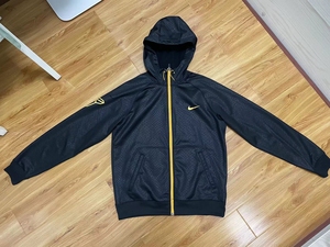 00我长的帅给我打折淘宝正品耐克科比nike kobe黑曼巴外套夹克连帽