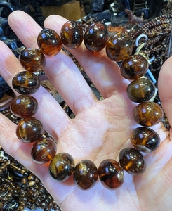 抚顺琥珀西坑老料,红底花蜡珀14毫米手串