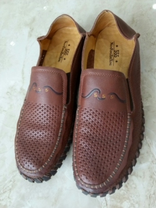 tb340603192淘宝555品牌,男士商务皮鞋39码,鞋子正常磨损,新旧自己
