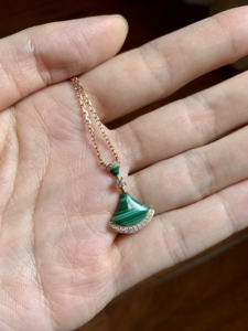 宝格丽 diva系列 绿裙子 绿扇子 项链 玫瑰金 全新