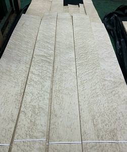 天然枫木雀眼实木木纹原木木皮，可应用于家具门板，护墙板，柜体
