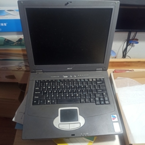 明基笔记本 下半身,cpu是卖家当年魔改的图拉丁.