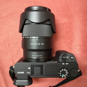 品牌型号 :索尼a6400微单相机,自带18-135;35f
