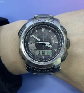 卡西欧 prg-510t户外登山表 带光电感应,海拔,温度