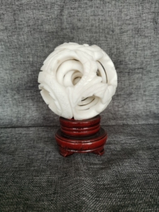 天然玉石风水球镂空玲珑球摆件多层套球白玉套球转心球同心鬼工球