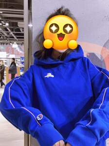 冠军女卫衣,很漂亮的蓝色,内里加薄绒,m码,自己穿有点大了