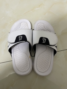 aj11黑白康扣拖鞋