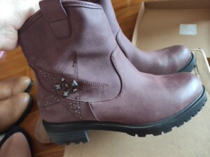 达芙妮鞋柜短靴