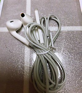 苹果7p原装耳机.