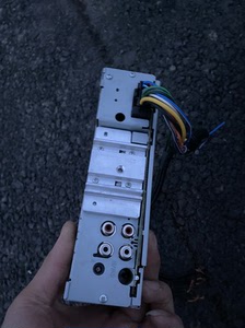 车载阿尔派机头不带蓝牙 可以用u盘 aux