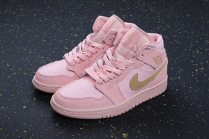 正品耐克 乔丹1中帮 樱花粉麂皮aj1 mid珊瑚粉休闲女鞋852542-600