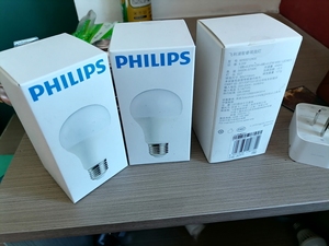 hpuhwh淘宝飞利浦智睿球灯泡,小米有品49入手,搬新房闲置,智能灯泡