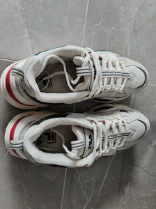斐乐男鞋，从韩国代购买的，九成新   穿过一次，发现尺码有点