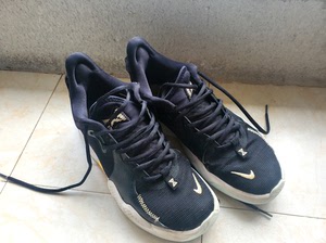 nikepg5黑白泡椒5保罗乔治海外版实战球鞋成色还可以就是