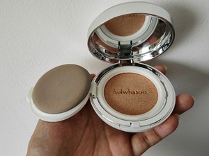 SULWHASOO/雪花秀气垫一壳一芯（木莲款）