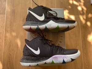 耐克kyrie 5 欧文5 黑魔法 首发配色 43码 98新