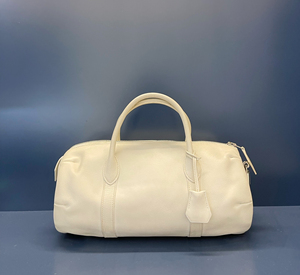 hermes 爱马仕正品中古白色枕头包,正常使用痕迹.裸包.