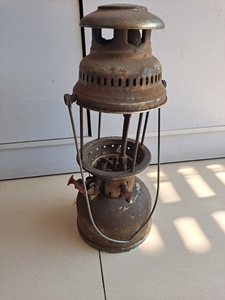 民国时期铁猫牌汽灯,品相如图.