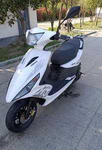 二手踏板车鬼火白幽灵,喜欢的15张拿走.可小刀