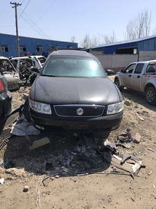 别克君威拆车件.不卖五大总成.坐椅,仪表,后视镜,dvd,前