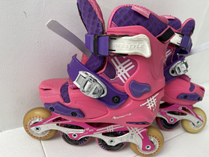 freestyle费斯z1轮滑鞋儿童旱冰花式滑冰鞋轮滑鞋专业