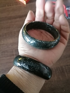 和田玉青玉漂金星,望星空手镯,含多种人体所需要的矿物质,便宜