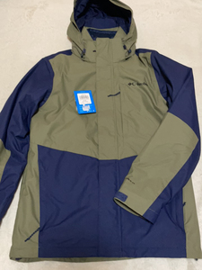 哥伦比亚冲锋衣男绿色