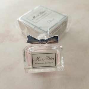 (闲置) 迪奥花漾甜心小姐香水小样5ml买多了柜姐送的小样