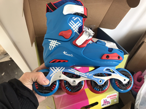 全新费斯z1儿童轮滑鞋