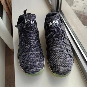 nba禁用apl弹簧鞋篮球鞋黑炫刀42.5码