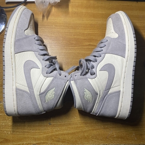 出aj1香芋紫灰 下地不过五次现在全新6k  0磨损 成色