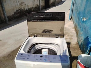 TCL 6kg大洗衣机。质量很好，洗衣服很干净，好新，地址在