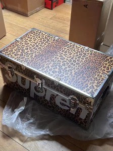 supreme 红色豹纹色箱子木箱