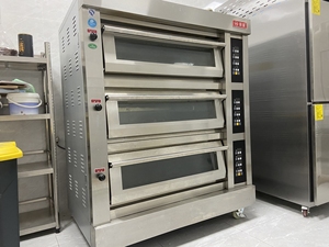荣麦三层六盘电烤箱380v 带三层蒸汽一层石板使用不到半年