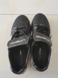 恩宝足球鞋42码!不踢比赛了闲置转让!新旧自己看!二手商品不