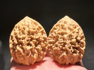 高端野生小众招财鼠狮子头核桃 九层宝塔边40肚41高50真正