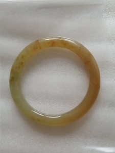 四大名玉之一岫玉辽阳粉花玉手镯草花圆镯60-61口径,有棉线