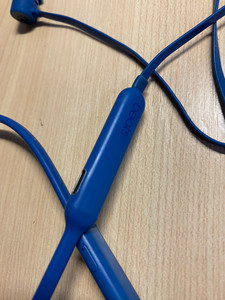 beats x 蓝色 箱说都在 ,正常使用 ,可弹窗有序列号