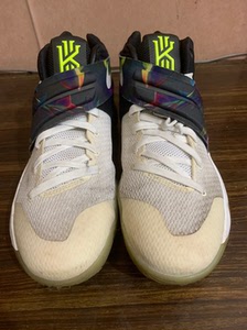 耐克欧文系列2男士中帮运动篮球鞋,冠军游行 配色,成色不错包