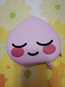 kakao桃子化妆包一个 全新 之前买菲诗小铺气垫赠品 全新